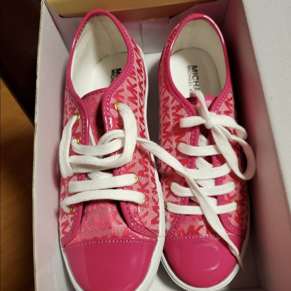 Shoes - Picture 4 of 4